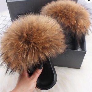 Women’s fur slides